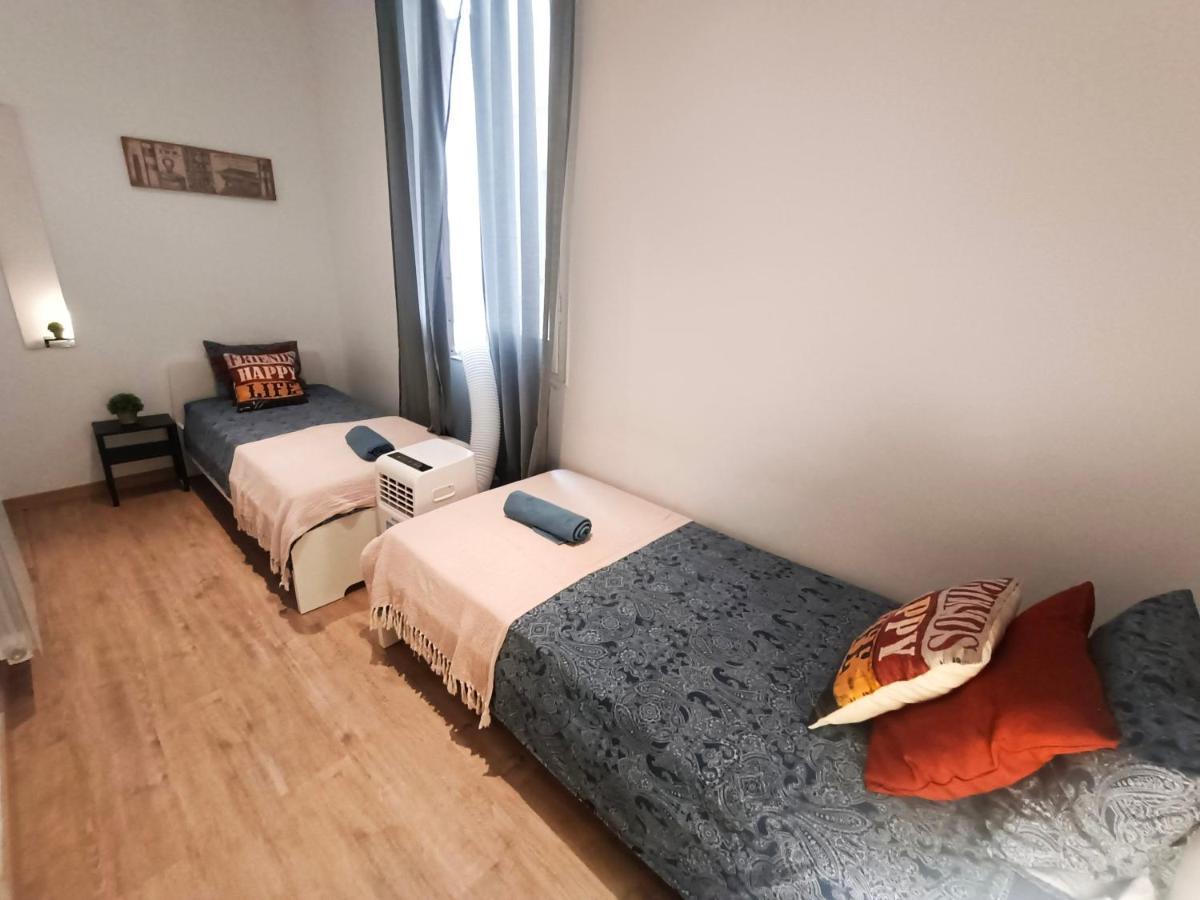 Private Rooms In Born Барселона Екстер'єр фото