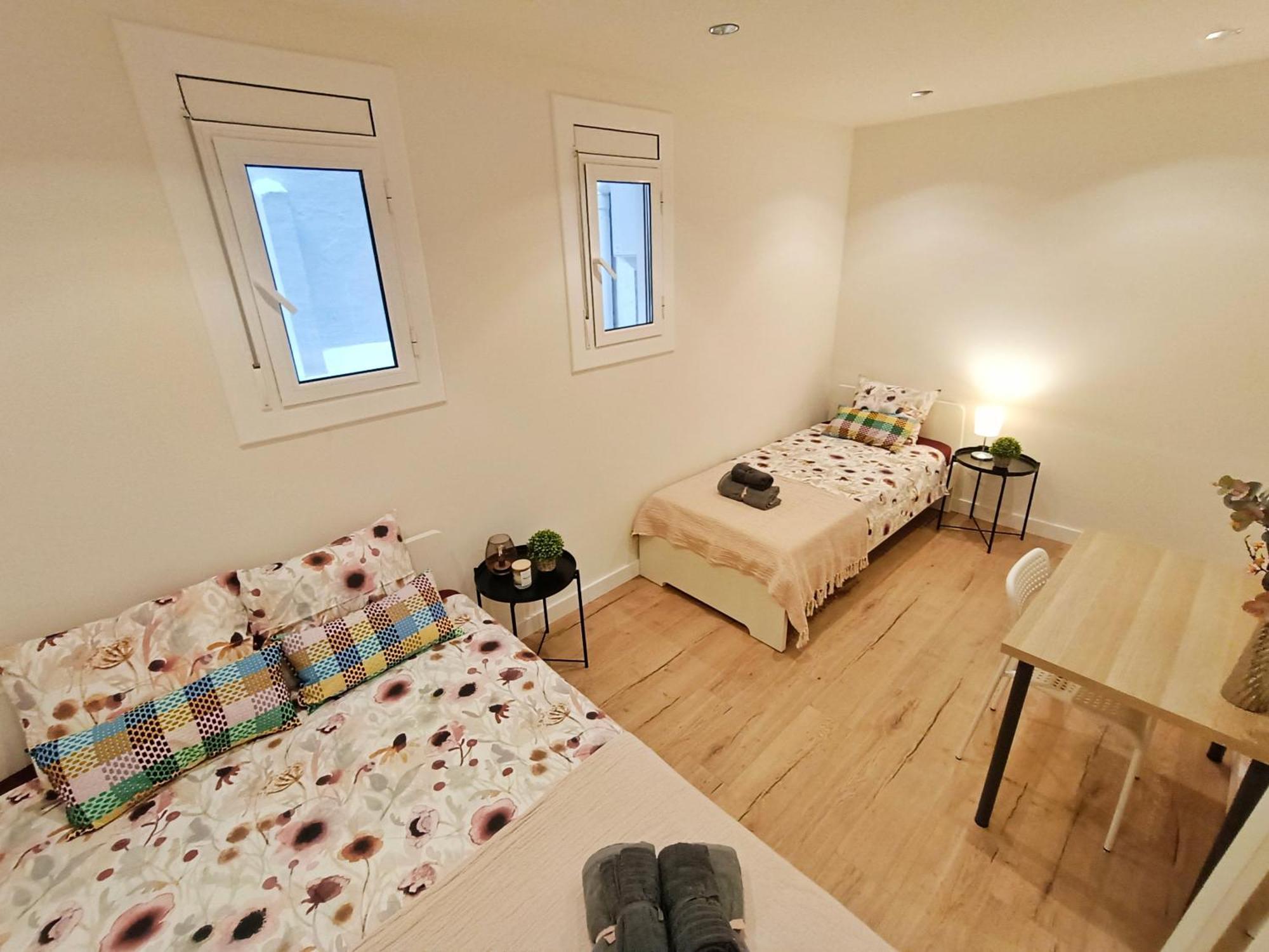 Private Rooms In Born Барселона Екстер'єр фото